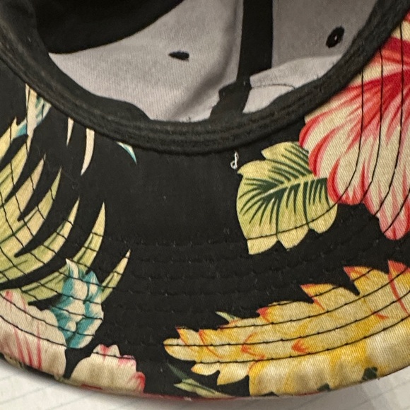 Floral Black Women's Hat - Picture 6 of 9